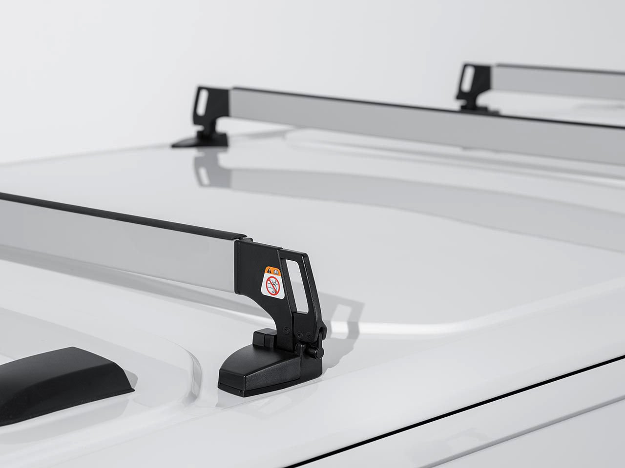 T7 Transporter Roof Bars – 7TG 071 126 N - Image 2
